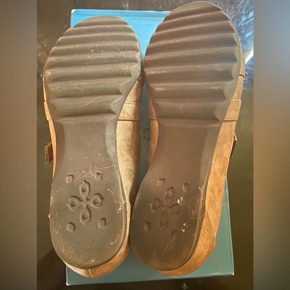 Cliffs Shoes - Picture 4 of 4
